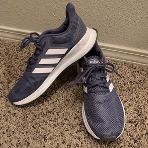 Adidas tennis shoes